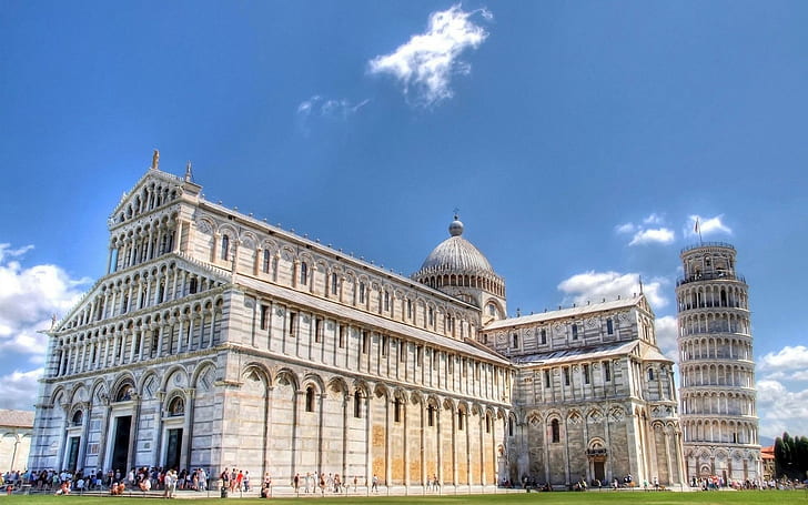 Piazza-Miracoli-Pisa agriturismo podere corniano